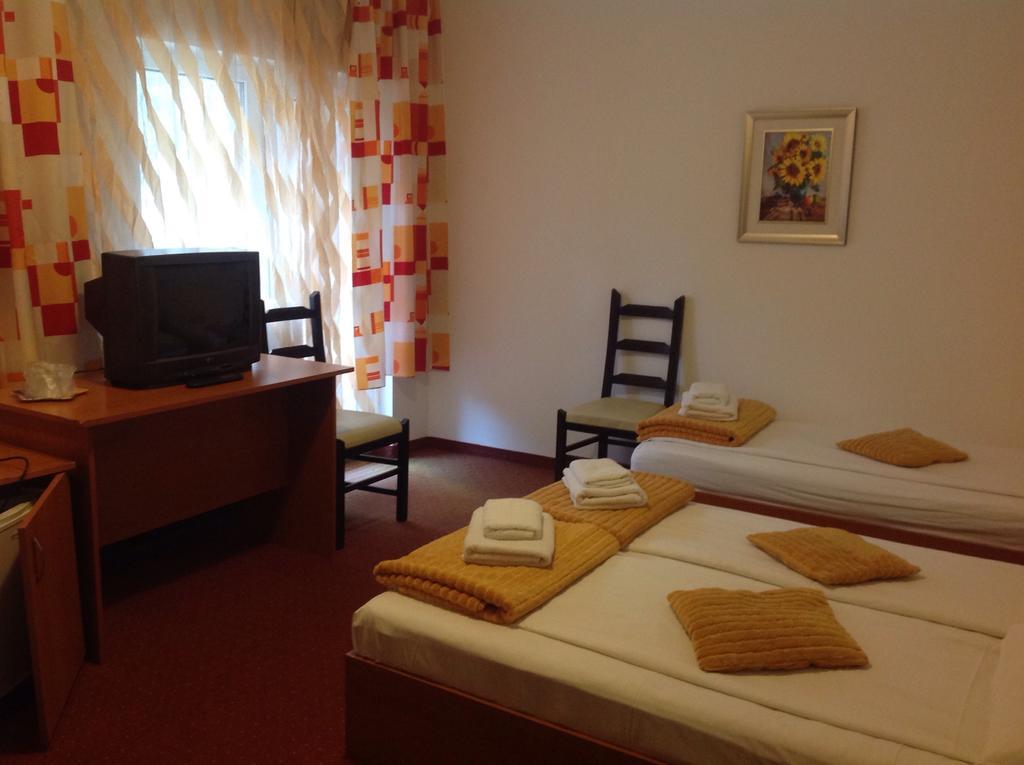 Hotel Panoramic Moneasa Kamer foto