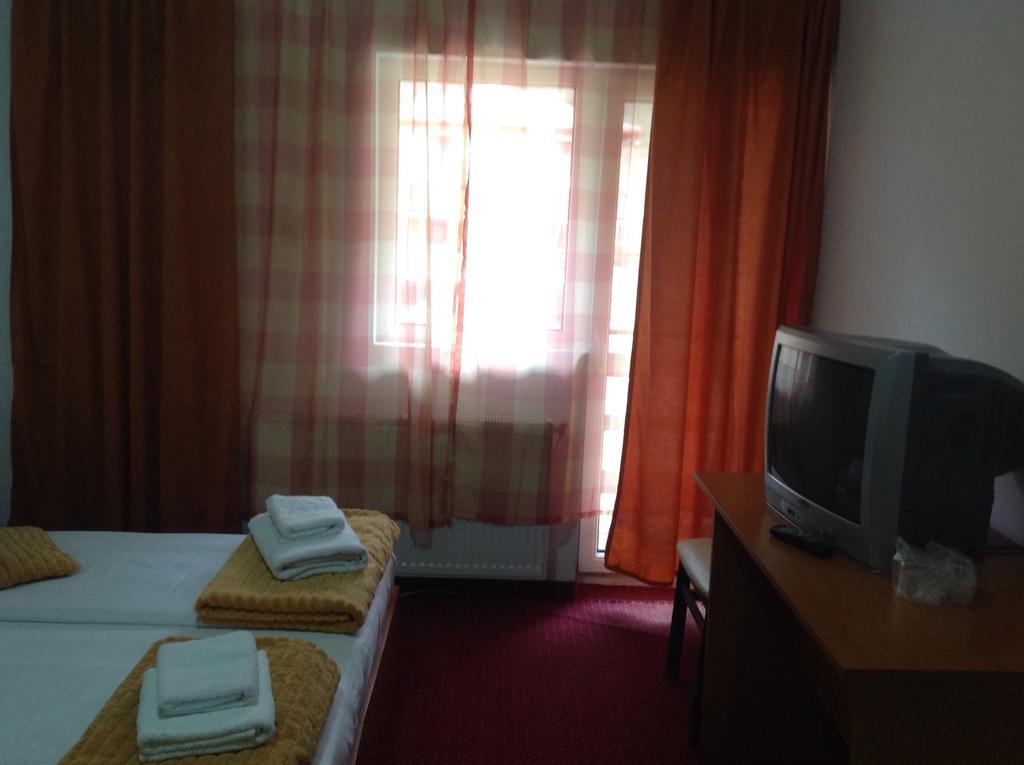 Hotel Panoramic Moneasa Kamer foto