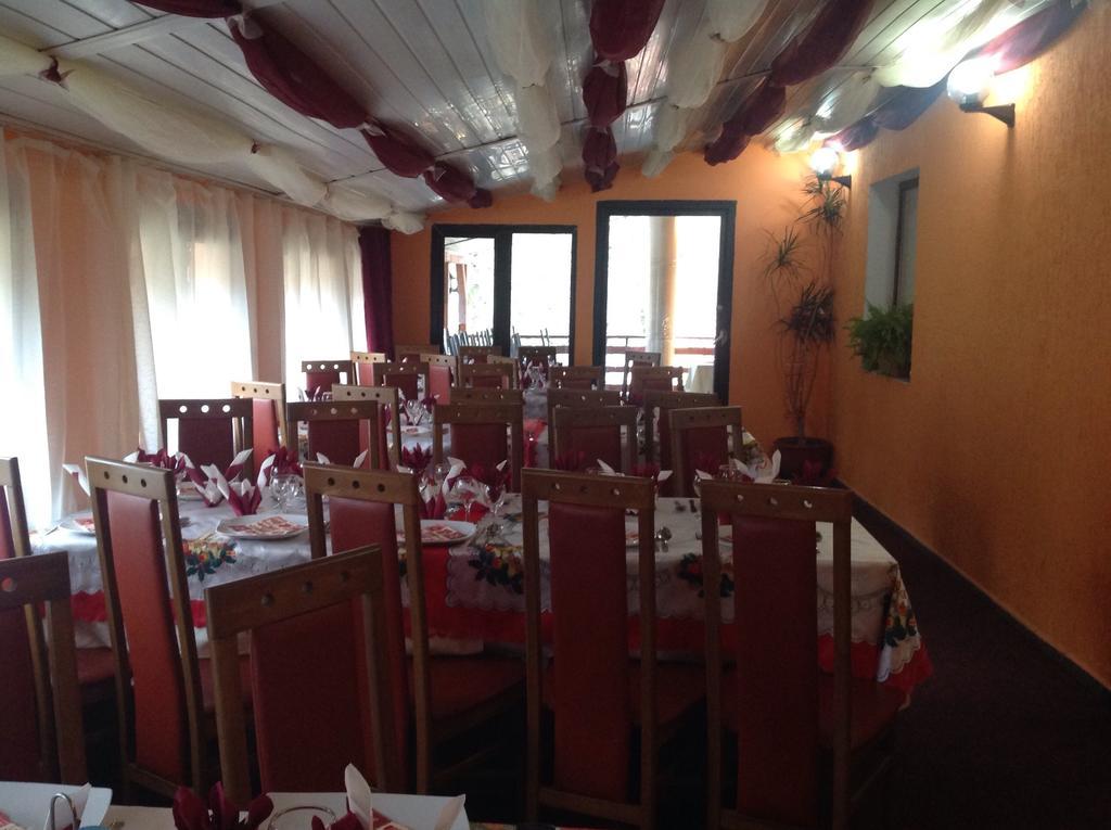 Hotel Panoramic Moneasa Kamer foto